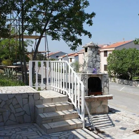 Apartment Fuer 5 Personen Ca 45 Qm In Skvaranska, Istrien Bucht Von Rasa